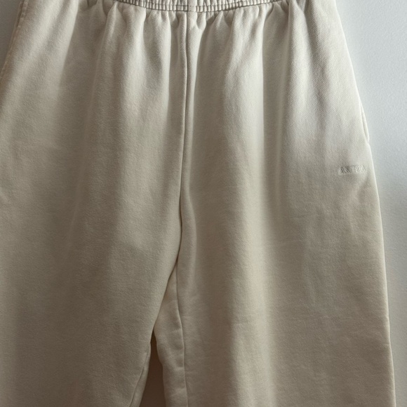Aritzia Sweatpants Mega Fit Sweat Fleece - Picture 5 of 6